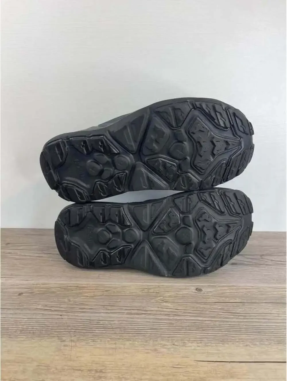 HOKA ONE ONE Hopara Mens Size 9.5 Triple Black Mountain Hiking Water Sandals
